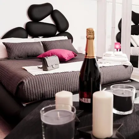 Two Chic 4* ローマ