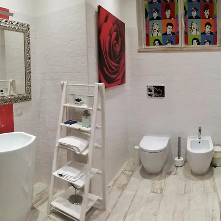 Two Chic 4* ローマ