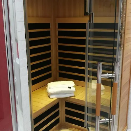 ゲストハウス Two Chic ローマ