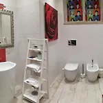Two Chic 4* Rom