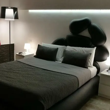Two Chic 4*